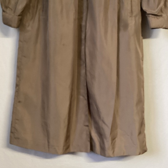 Vintage Rain Shedder Elegant Women’s Tan Long Light Weight Trench Coat Size 9/10 - Picture 3 of 11